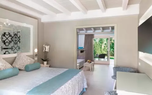 Luxury Family Bungalow Luxury Family Bungalow